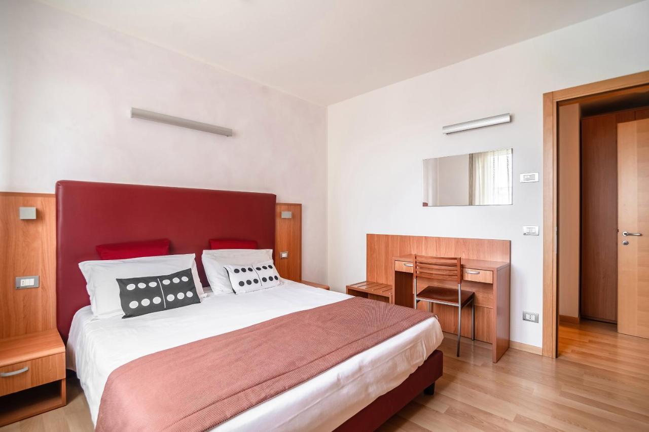 Domino Suite Hotel & Residence Lido di Jesolo Exteriör bild