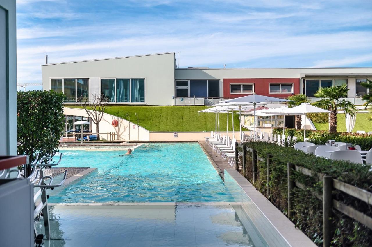 Domino Suite Hotel & Residence Lido di Jesolo Exteriör bild