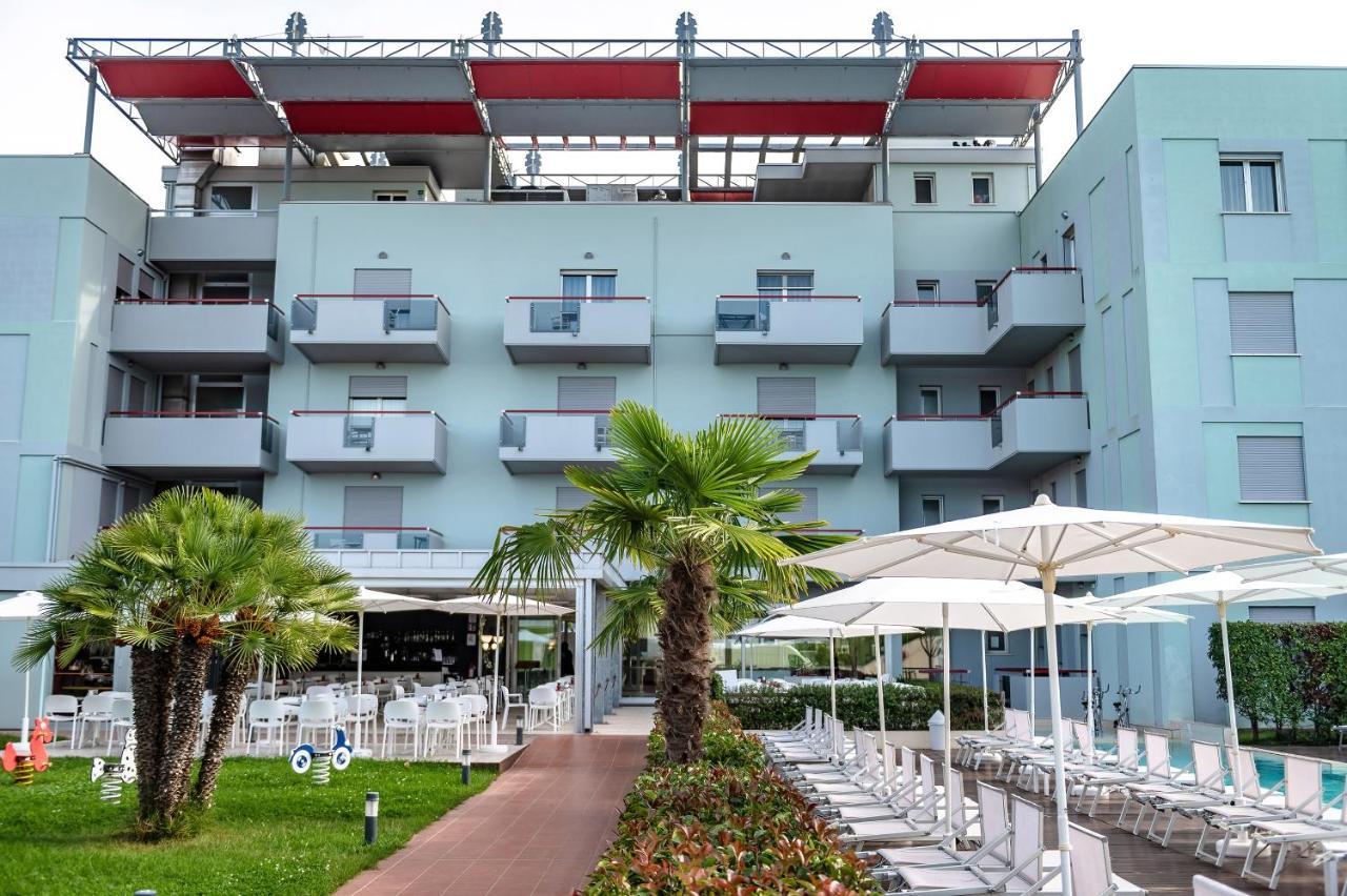 Domino Suite Hotel & Residence Lido di Jesolo Exteriör bild