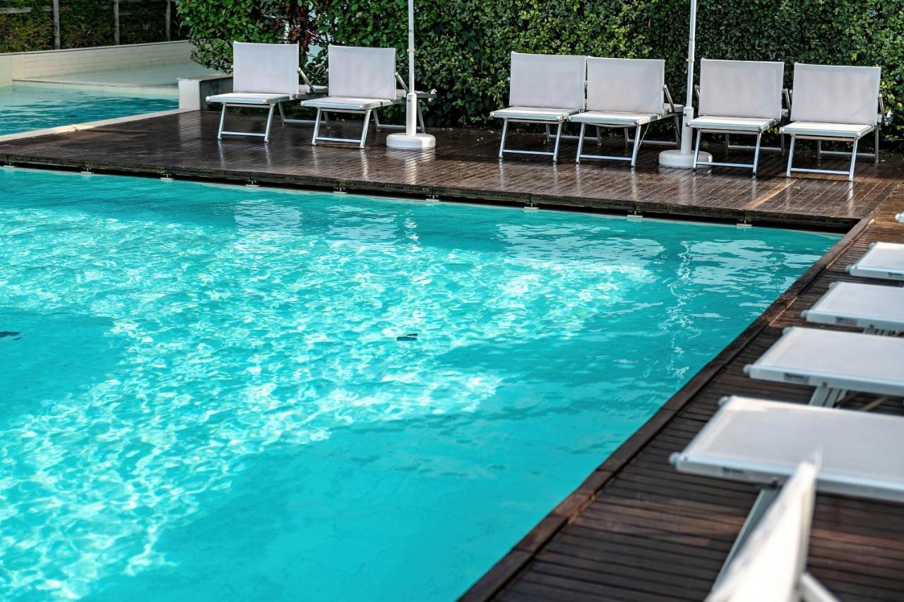 Domino Suite Hotel & Residence Lido di Jesolo Exteriör bild